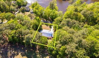 519 Country Club Dr W, Arapahoe, NC 28510