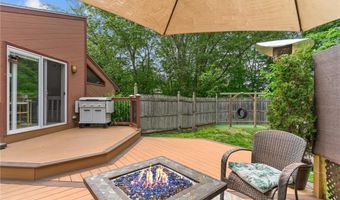 68 Everglade Ave, Warwick, RI 02886