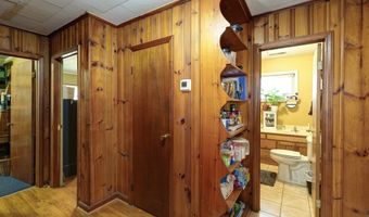 29 Breedlove Dr, Andrews, NC 28901