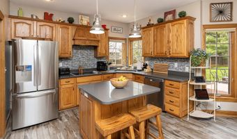 616 3rd Ave NW, Altoona, IA 50009