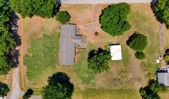 111 Highland Acres Dr, Boiling Springs, SC 29316