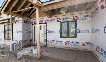 2220 Golfview Dr, Auburn, IN 46706