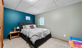 702 Taylor Ct, Belle Fourche, SD 57717