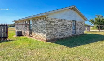 400 S Poplar St, Archer City, TX 76351