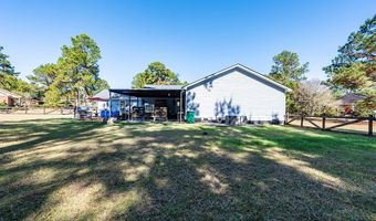 4506 Chateau Dr, Albany, GA 31721