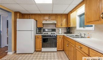 608 Raritan Ave, Atlantic Highlands, NJ 07716