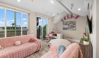 803 Kennebeck Ct, San Diego, CA 92109