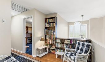 11 Southbury Rd, Cumberland, RI 02864