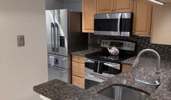 3310 WYNDHAM Cir 215, Alexandria, VA 22302