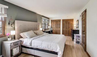 1608 N Douglas Ave, Arlington Heights, IL 60004