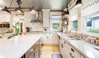 804 S Jackson St, Auburn, IN 46706