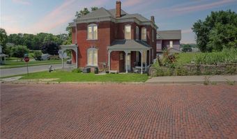 432 S 5th St, Atchison, KS 66002