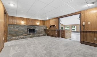 6 Bruce Dr, North Smithfield, RI 02896