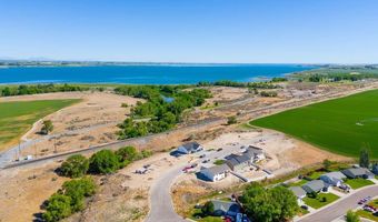 326 Lakeview Blvd, American Falls, ID 83211