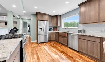 5576 Kidder Rd, Almont, MI 48003