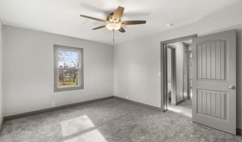 304 E Cofield St, Aurora, MO 65605