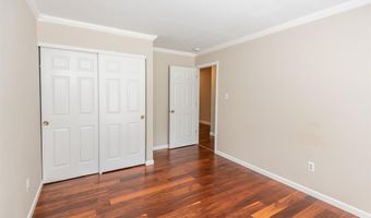 925 Westrun Dr, Ballwin, MO 63021