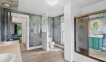 512 N D St, Albia, IA 52531