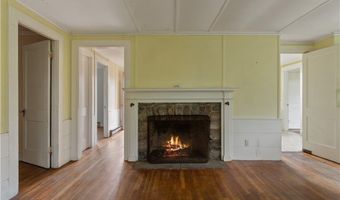 11 Namcook Rd, Narragansett, RI 02882