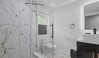 137 Overlook Dr, Warwick, RI 02818