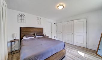 116 E Brittany Dr, Arlington Heights, IL 60004