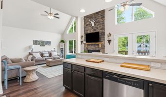 15 Bishop Cir, Albrightsville, PA 18210