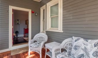 8 Cottage St 2, Newport, RI 02840