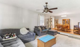 2936 E Tiffin Ave, Des Moines, IA 50317