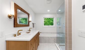 19 Preston Dr, Barrington, RI 02806
