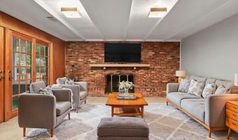 8504 CANTERBURY Dr, Annandale, VA 22003