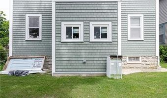 439 Broadway St D, Newport, RI 02840