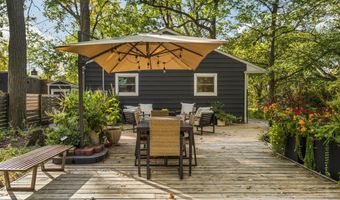 3177 Sunnywood Dr, Ann Arbor, MI 48103
