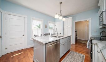 40 Vine St, East Greenwich, RI 02818