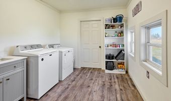 10093 Wiseacre Ln, Aurora, OR 97002