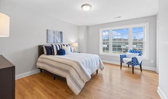 48 Willow St, Cheshire, CT 06410