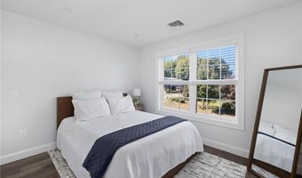 60 Harmony St, Cranston, RI 02920