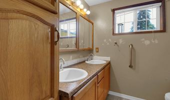 1266 KENRAY Loop, Springfield, OR 97477