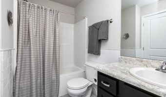 1605 2nd St NW, Altoona, IA 50009