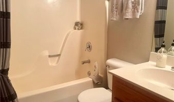 8 Merritt Dr, Bella Vista, AR 72714