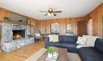 10821 Los Jordans Rd, Agua Dulce, CA 91390