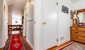 170 Pilgrim Pkwy, Warwick, RI 02888