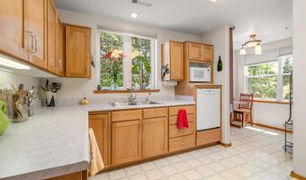 913 Mountain Meadows Cir, Ashland, OR 97520