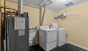 66 Girard Ave 401, Newport, RI 02840