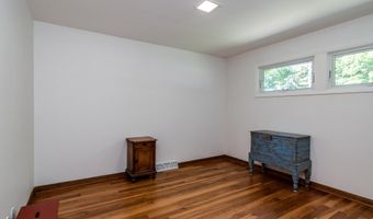 3329 Tally Ho Ln, Madison, WI 53705