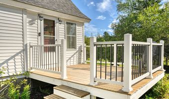 2 Piper Ln, Abbot, ME 04406