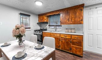 67 Elm St, Andover, NJ 07801