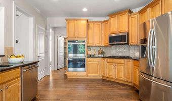 8805 Saddle Trl, Ball Ground, GA 30107