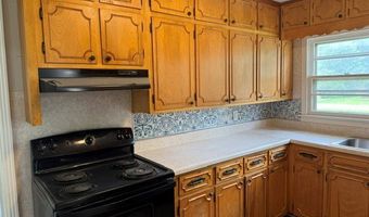 208 East St, Batesville, MS 38606