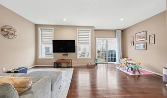 2733 S Spurway Dr, Ann Arbor, MI 48105