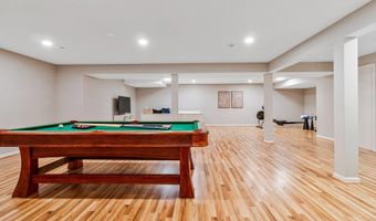 9908 KENTSDALE Dr, Potomac, MD 20854